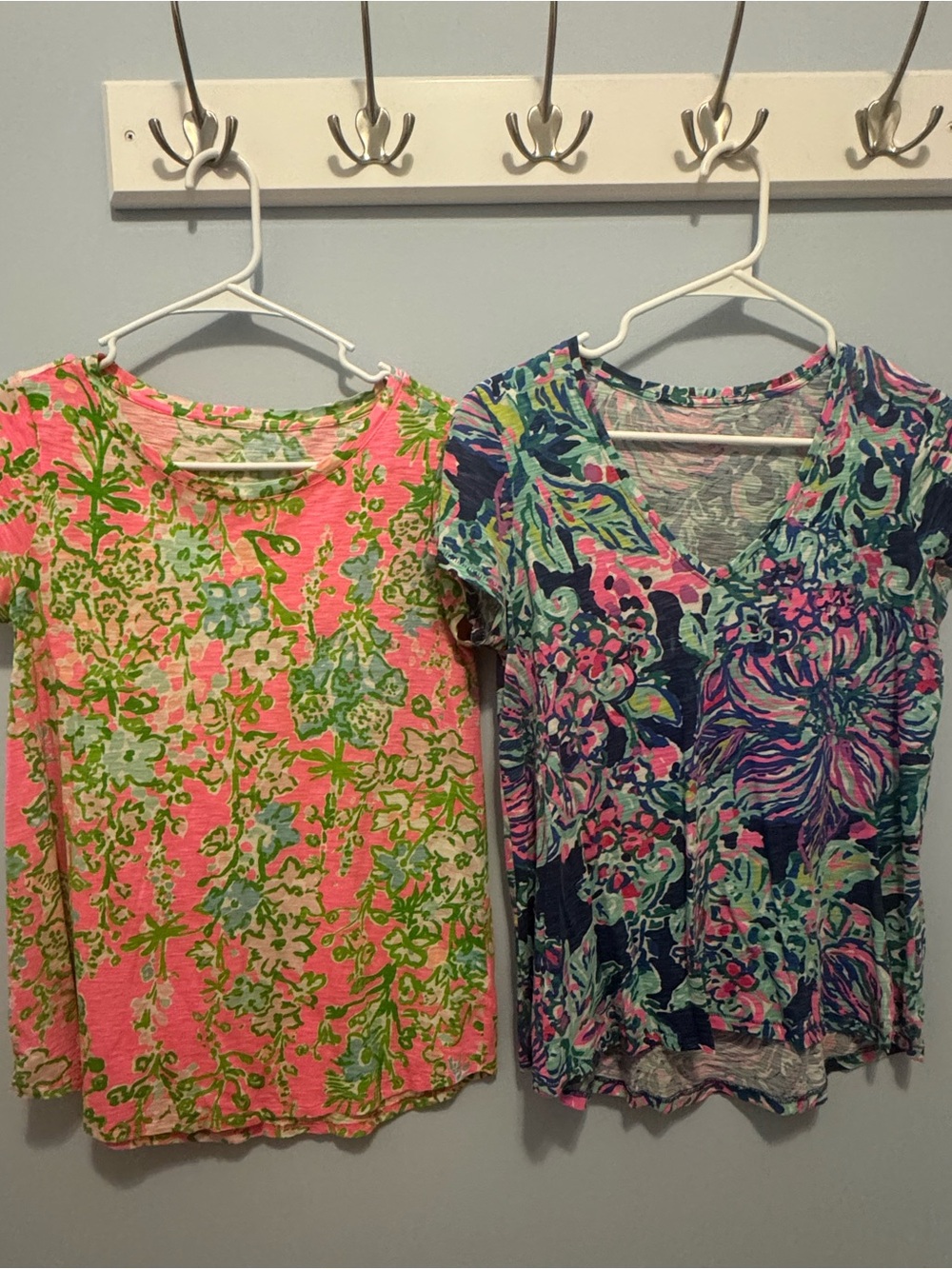 Lilly Pulitzer Etta Tee Bundle Set of 2 | Size XS | Southern Charm & Exot